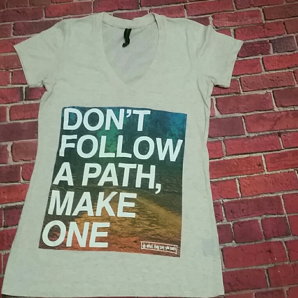 🌻HYBRID APPAREL Graphic Top Size S